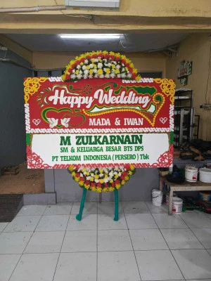 Papan Bunga di Pondok Kacang Timur